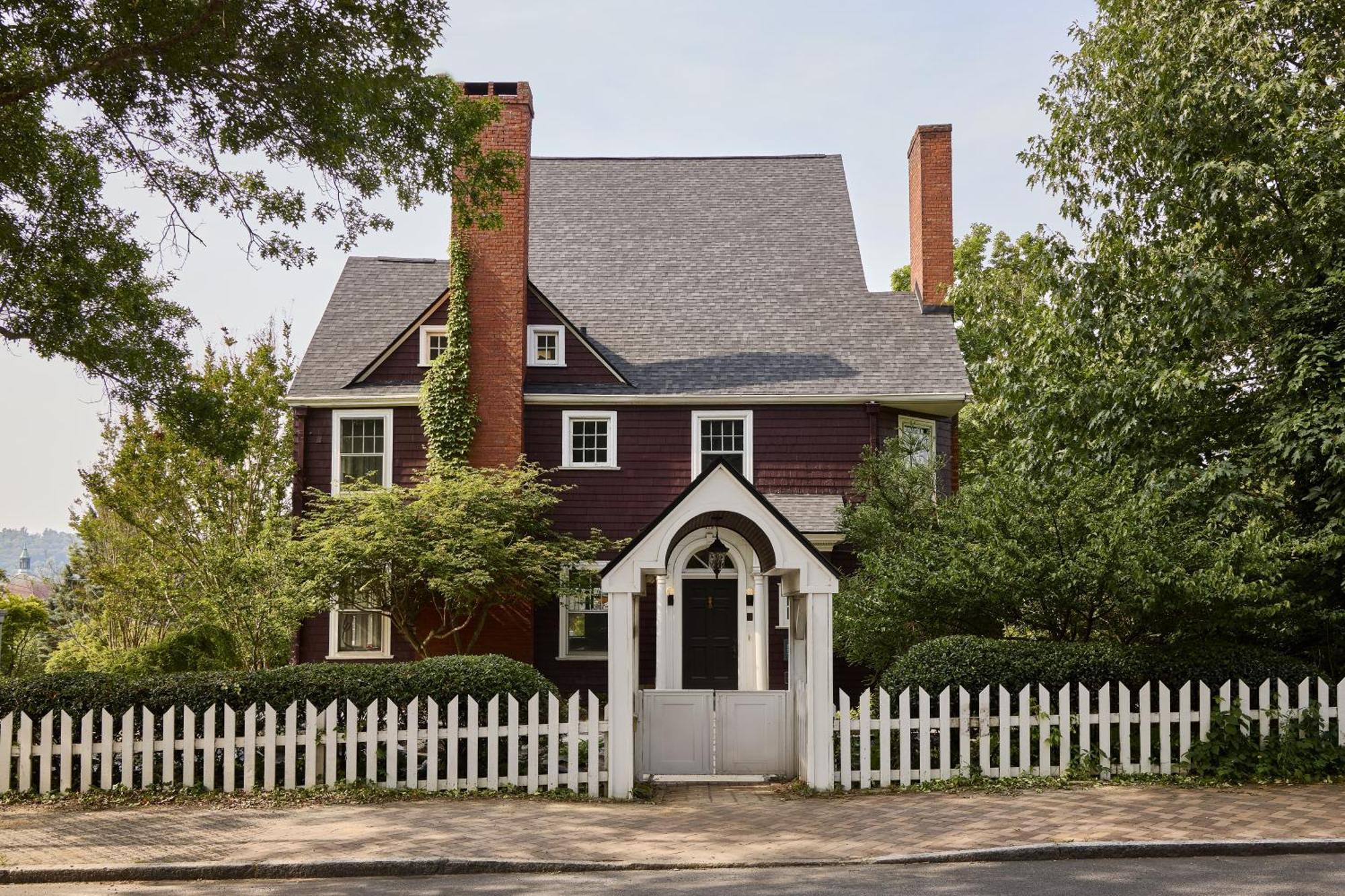 1889 WHITEGATE INN & COTTAGE ASHEVILLE | BEST RATES GUARANTEE | BOOK NOW